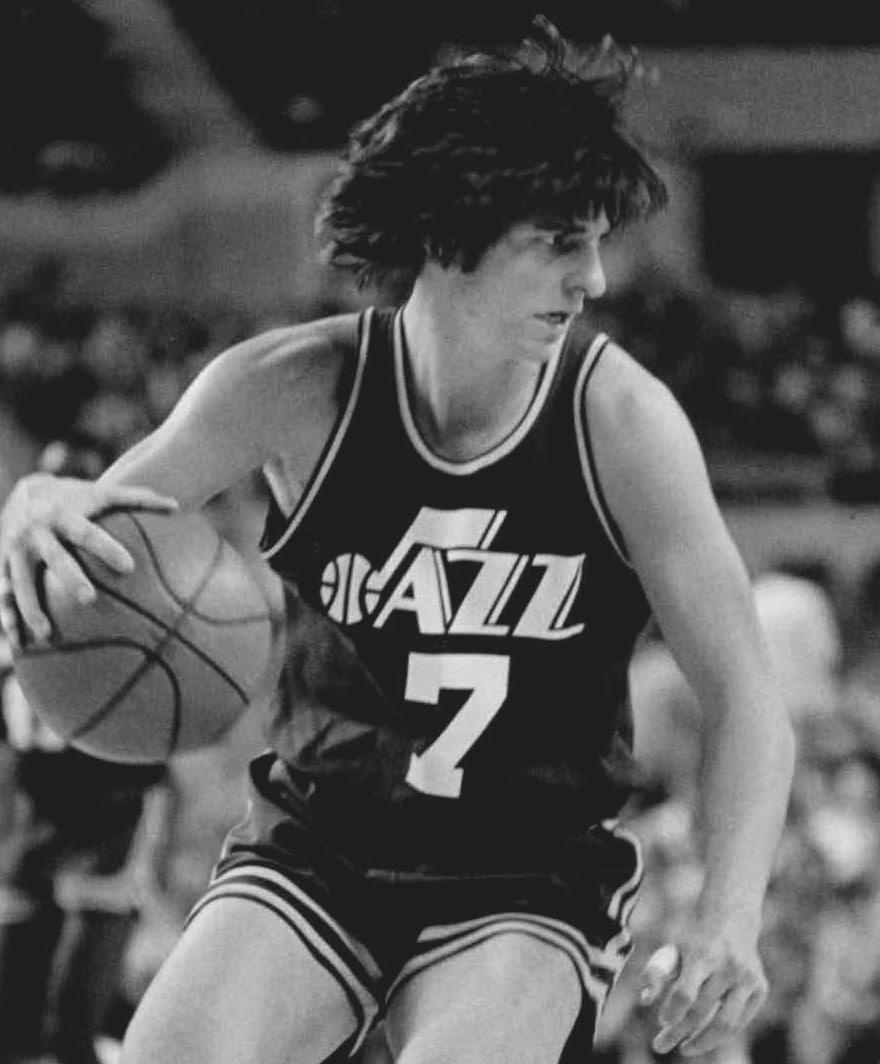 Pete Maravich plays with the Utah Jazz in 1977.